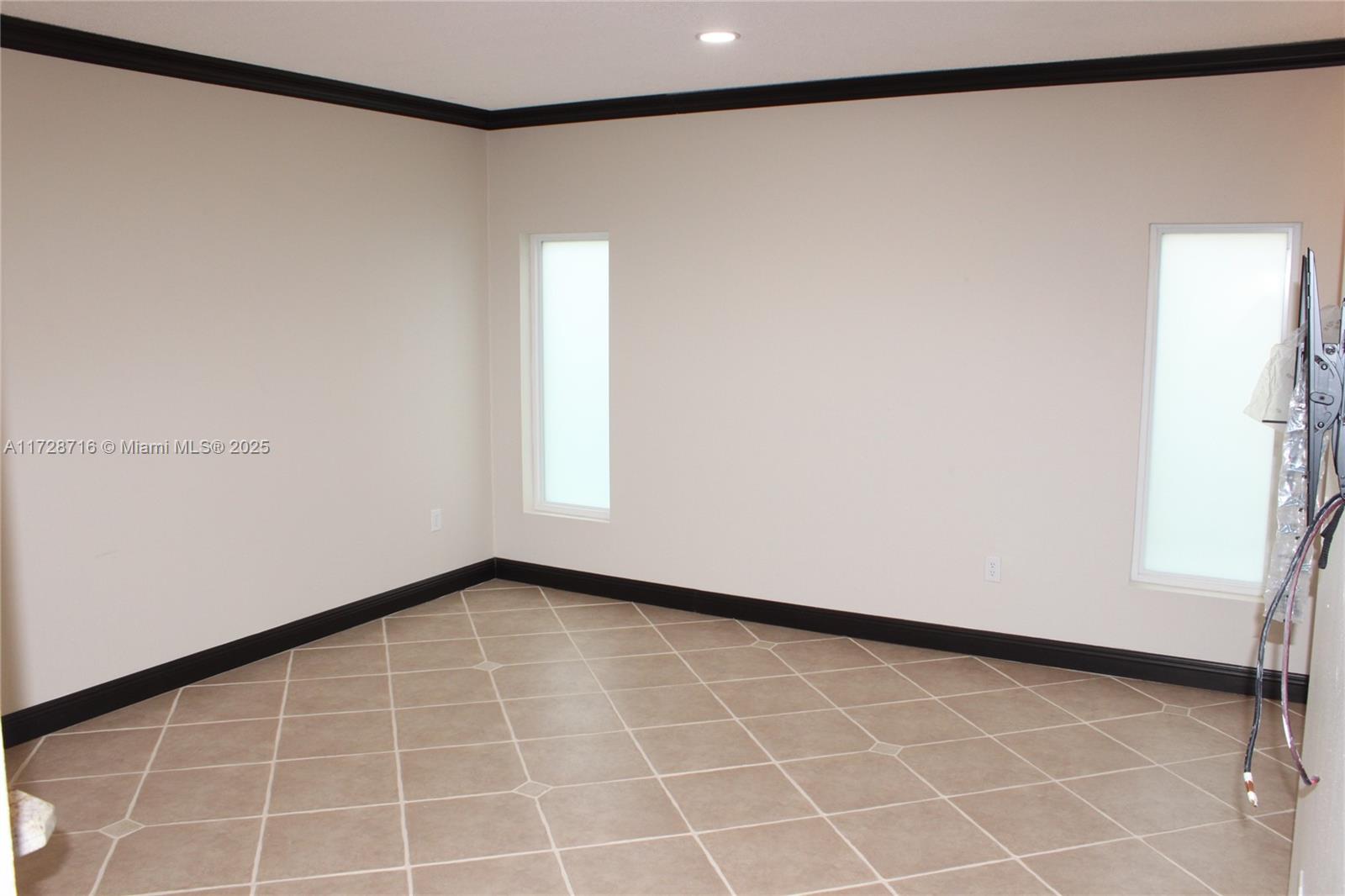 AMERITRAIL SECTION III - Residential Lease