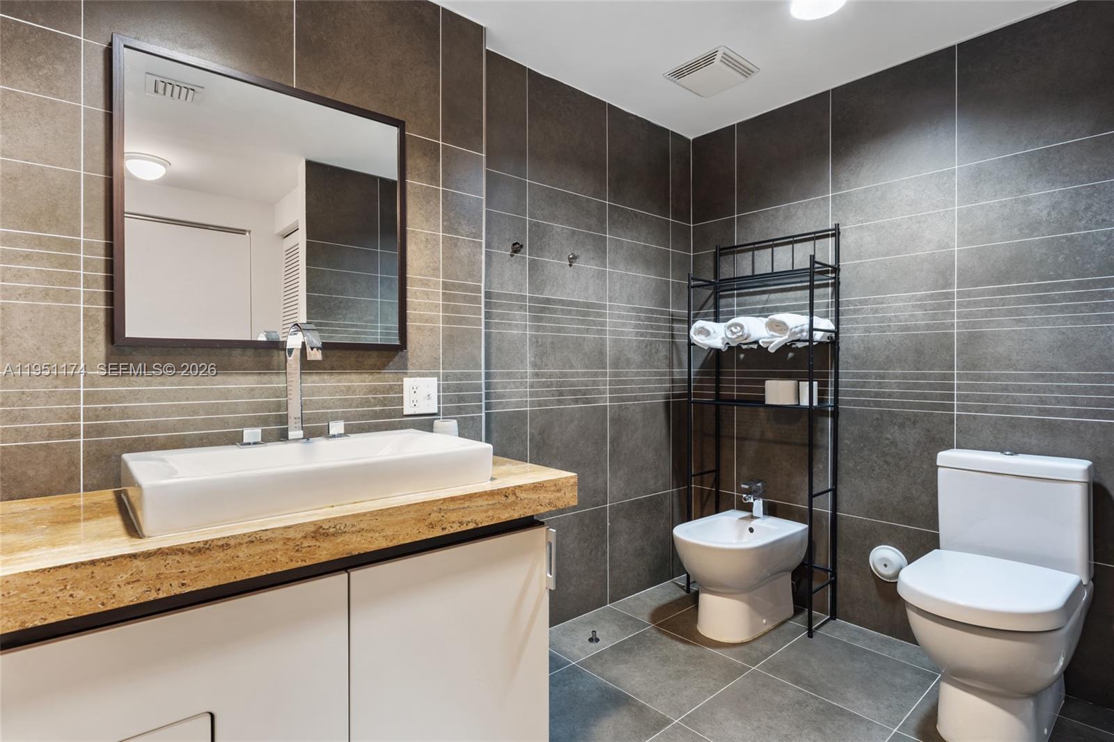 ARTEPARK NORTH CONDO - Residential