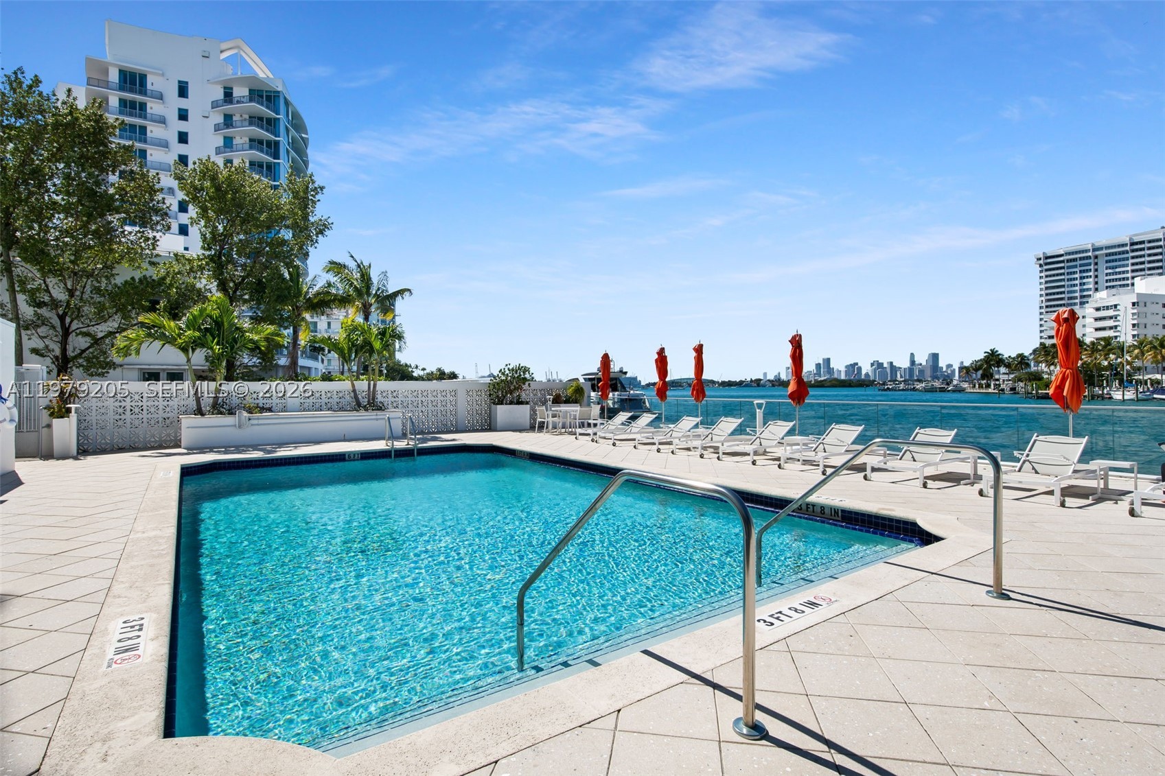 LINCOLN BAY TOWERS CONDO - Residential