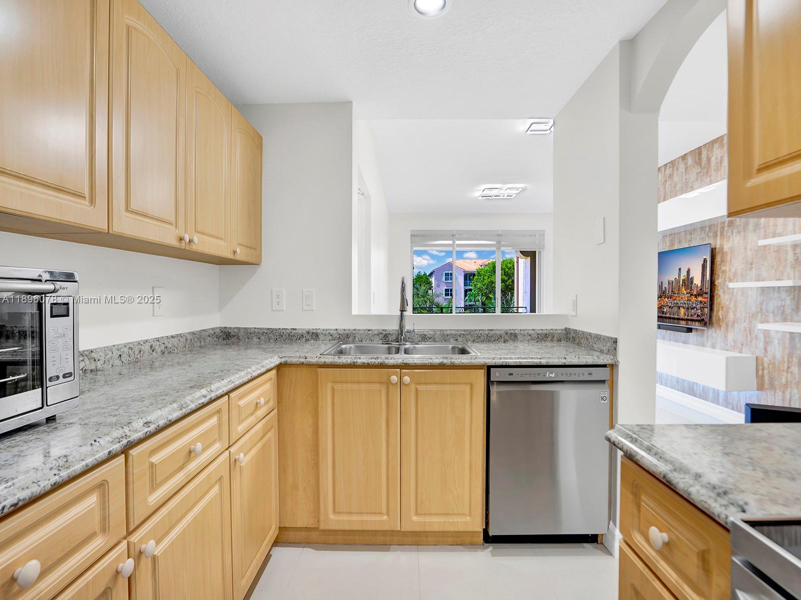 THE COURTS AT DORAL ISLES - Residential Lease