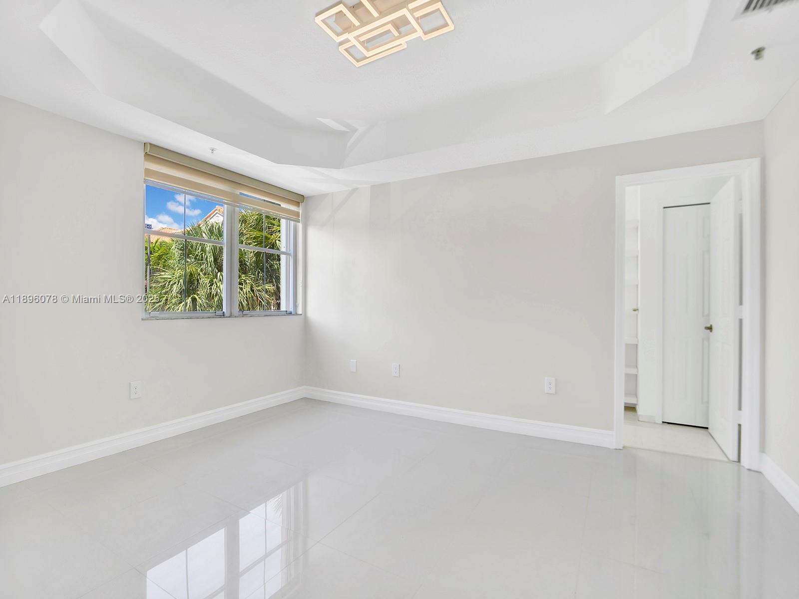 THE COURTS AT DORAL ISLES - Residential Lease
