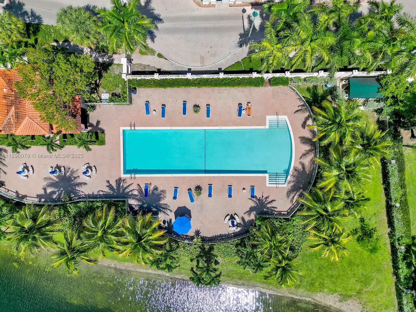 THE COURTS AT DORAL ISLES - Residential Lease