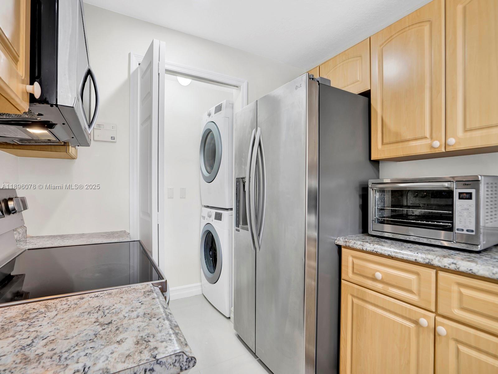 THE COURTS AT DORAL ISLES - Residential Lease