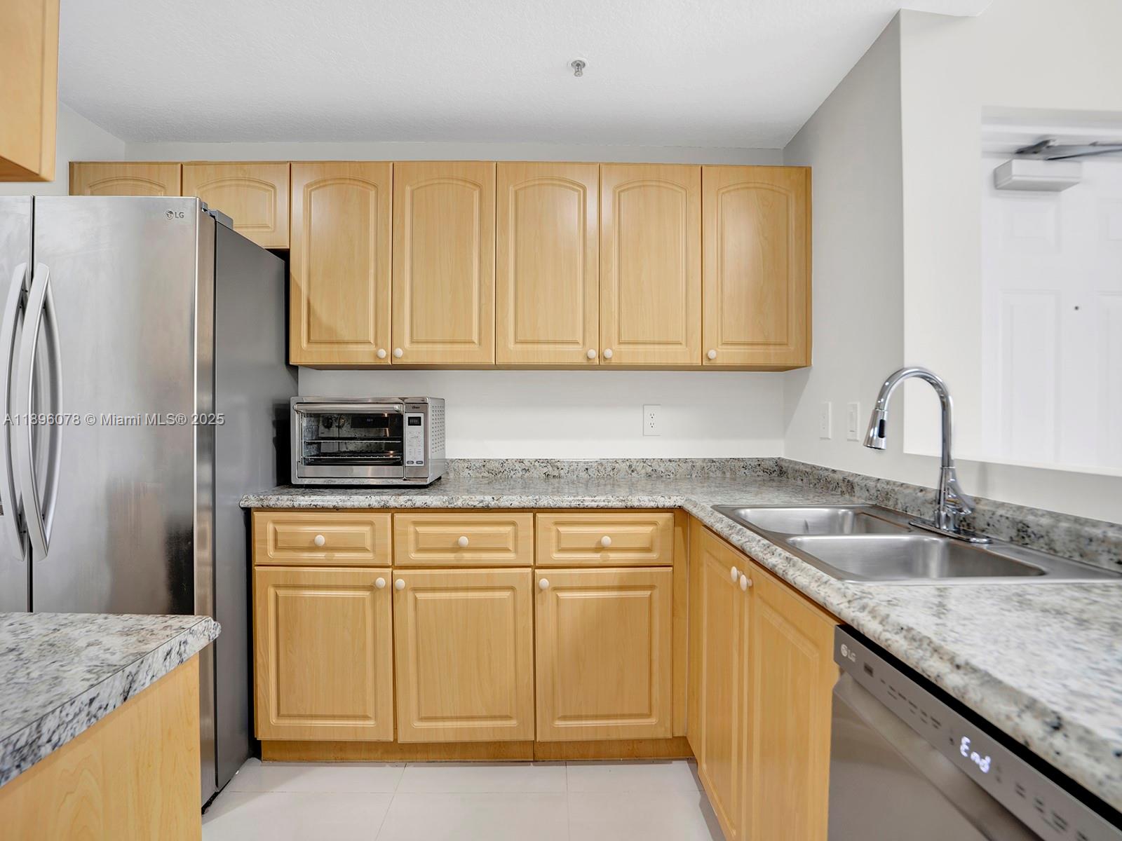 THE COURTS AT DORAL ISLES - Residential Lease