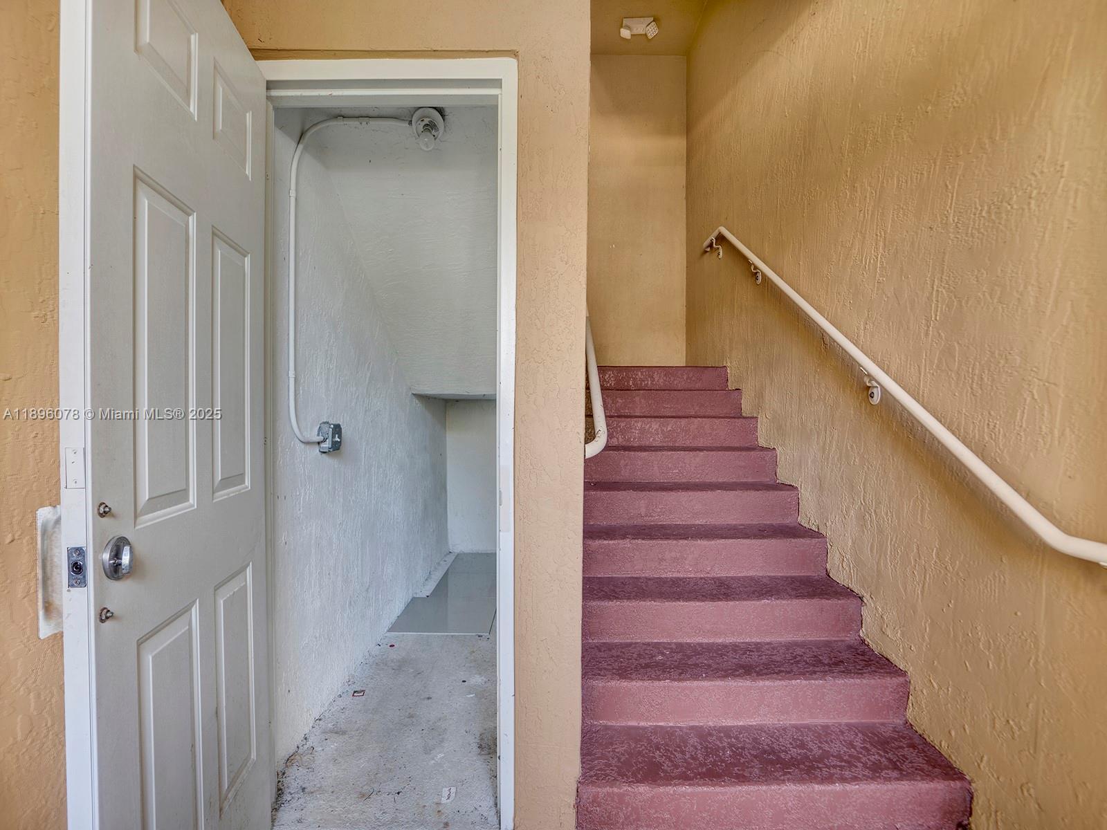 THE COURTS AT DORAL ISLES - Residential Lease