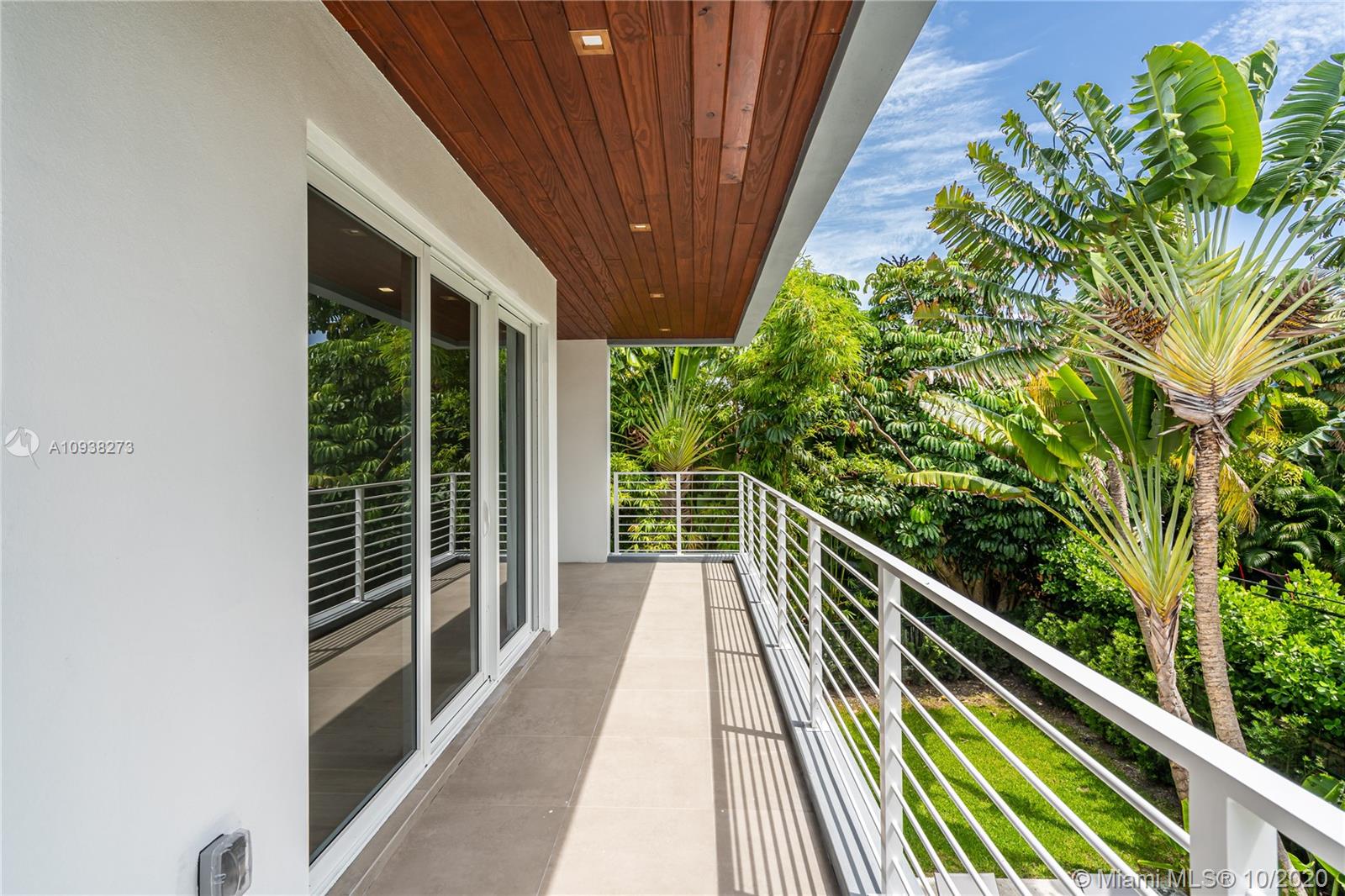 TROPICAL ISLE HOMES SUB 3 - Residential