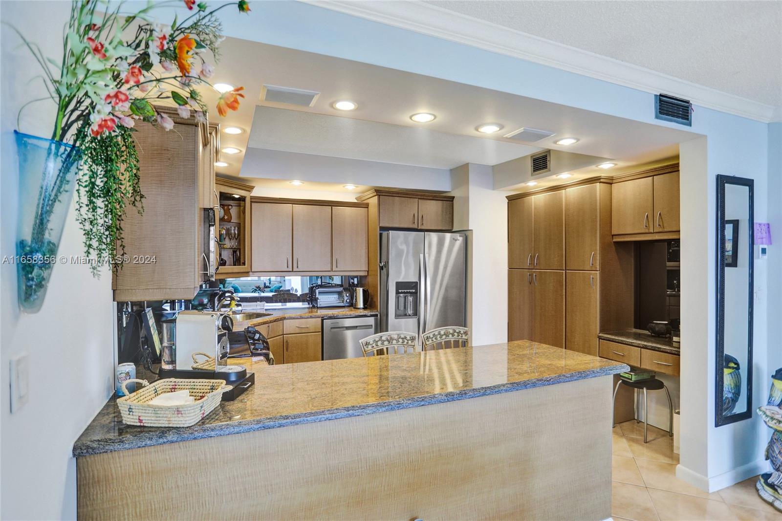SEA AIR TOWERS CONDO - Residential