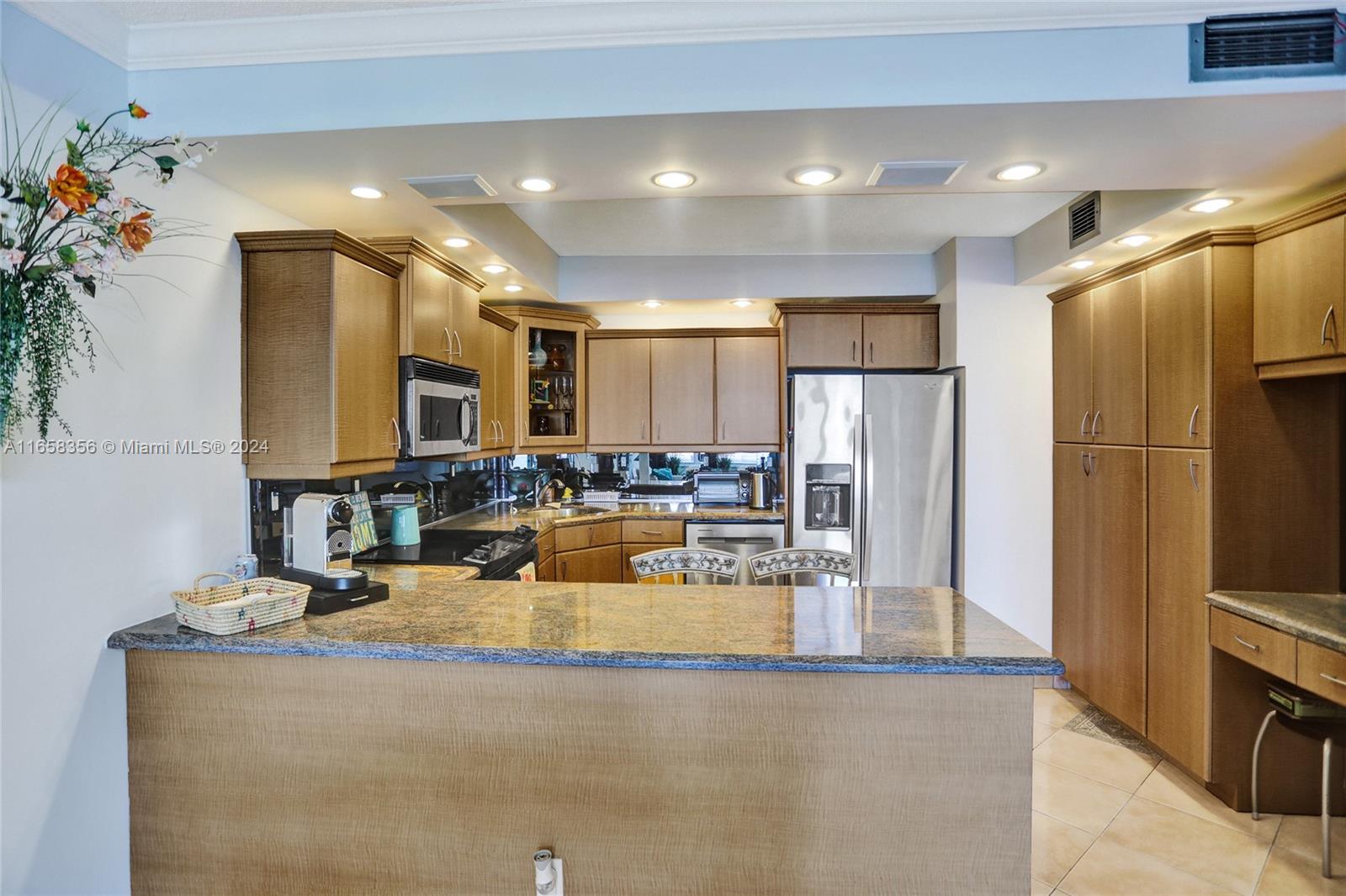 SEA AIR TOWERS CONDO - Residential