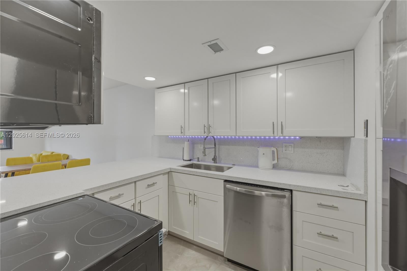 CRISTAL SHORES CONDO - Residential Lease