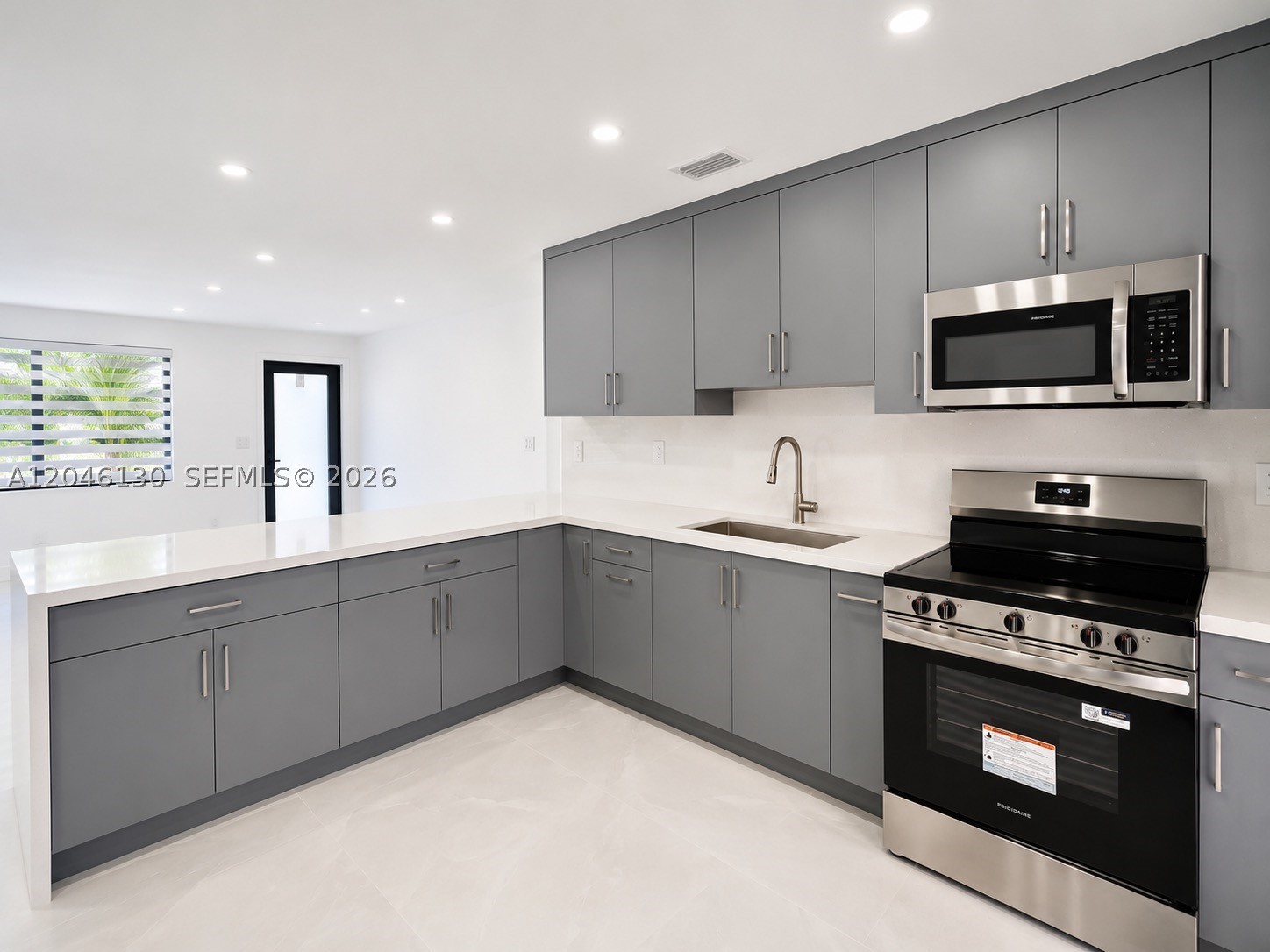 AIRLINE ESTATES UNIT 1 - Residential Lease