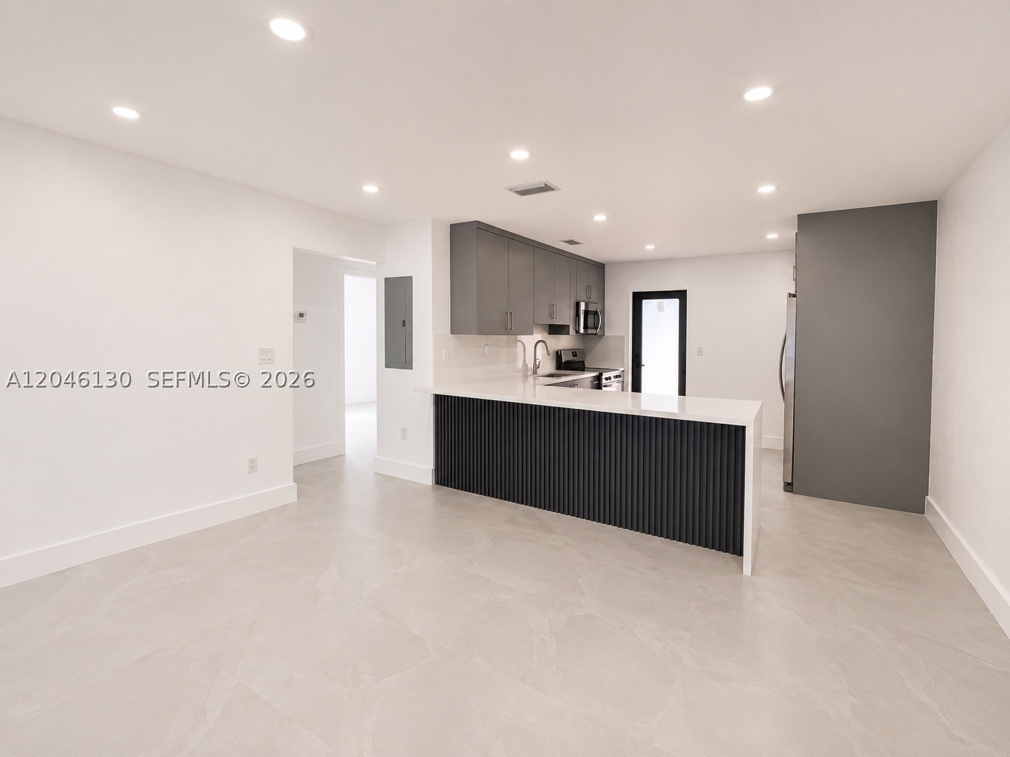 AIRLINE ESTATES UNIT 1 - Residential Lease