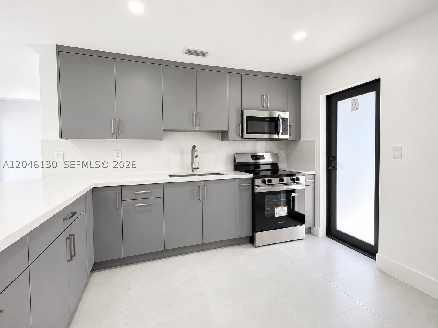 AIRLINE ESTATES UNIT 1 - Residential Lease