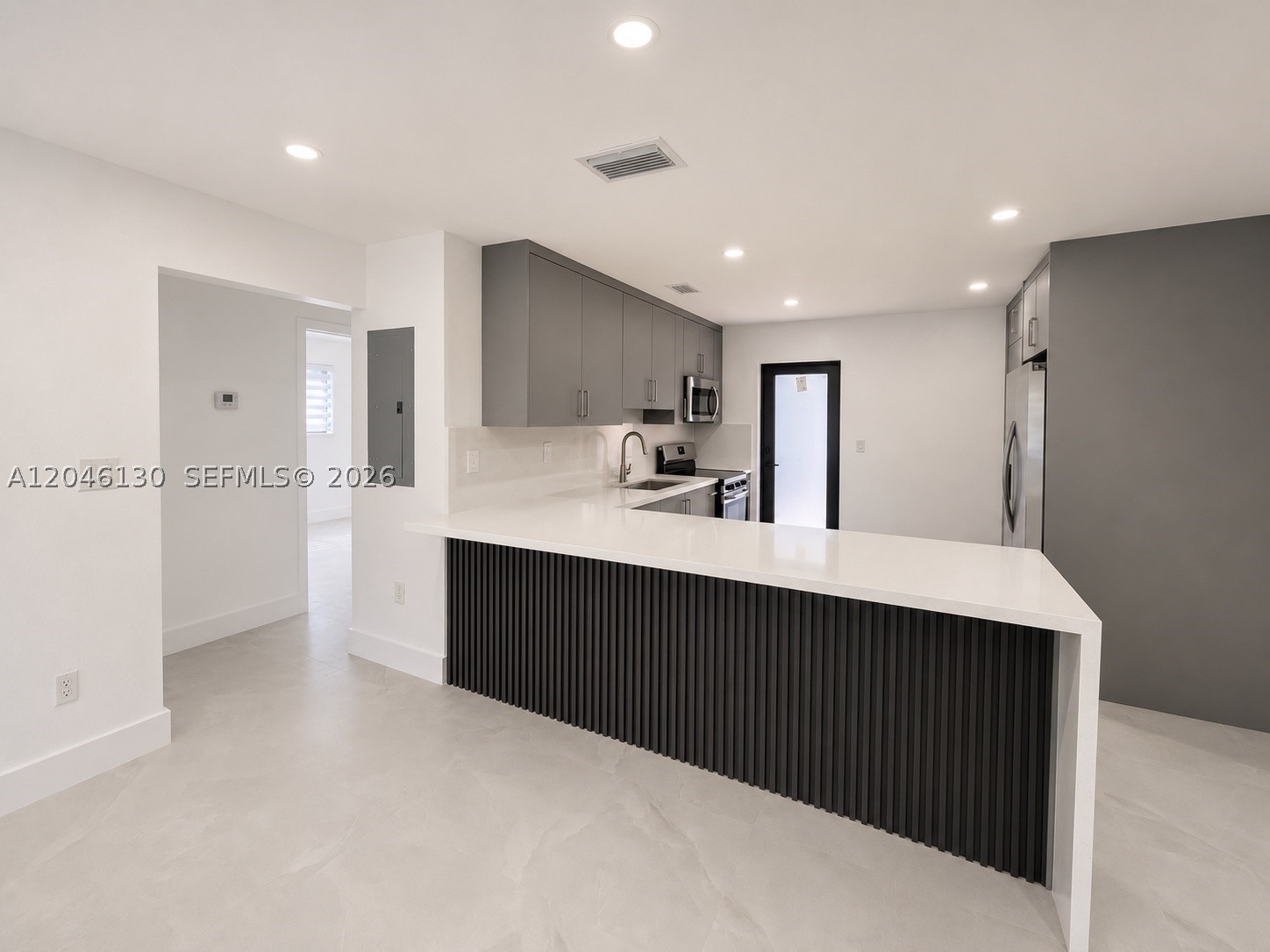 AIRLINE ESTATES UNIT 1 - Residential Lease