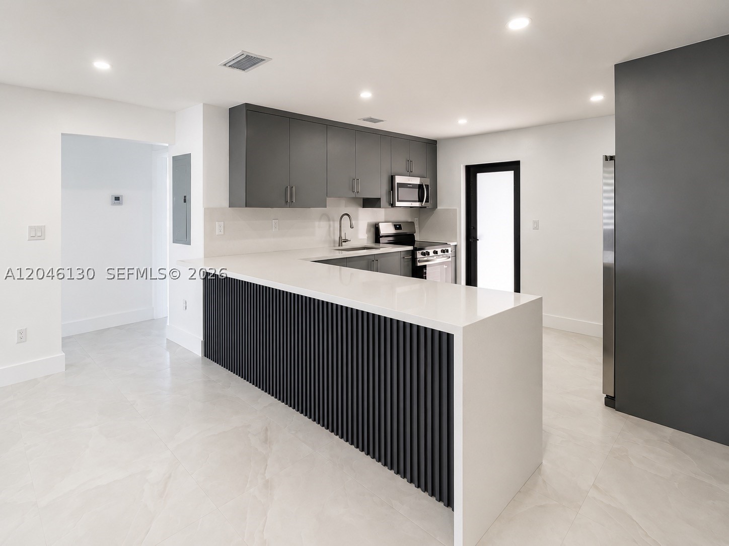 AIRLINE ESTATES UNIT 1 - Residential Lease