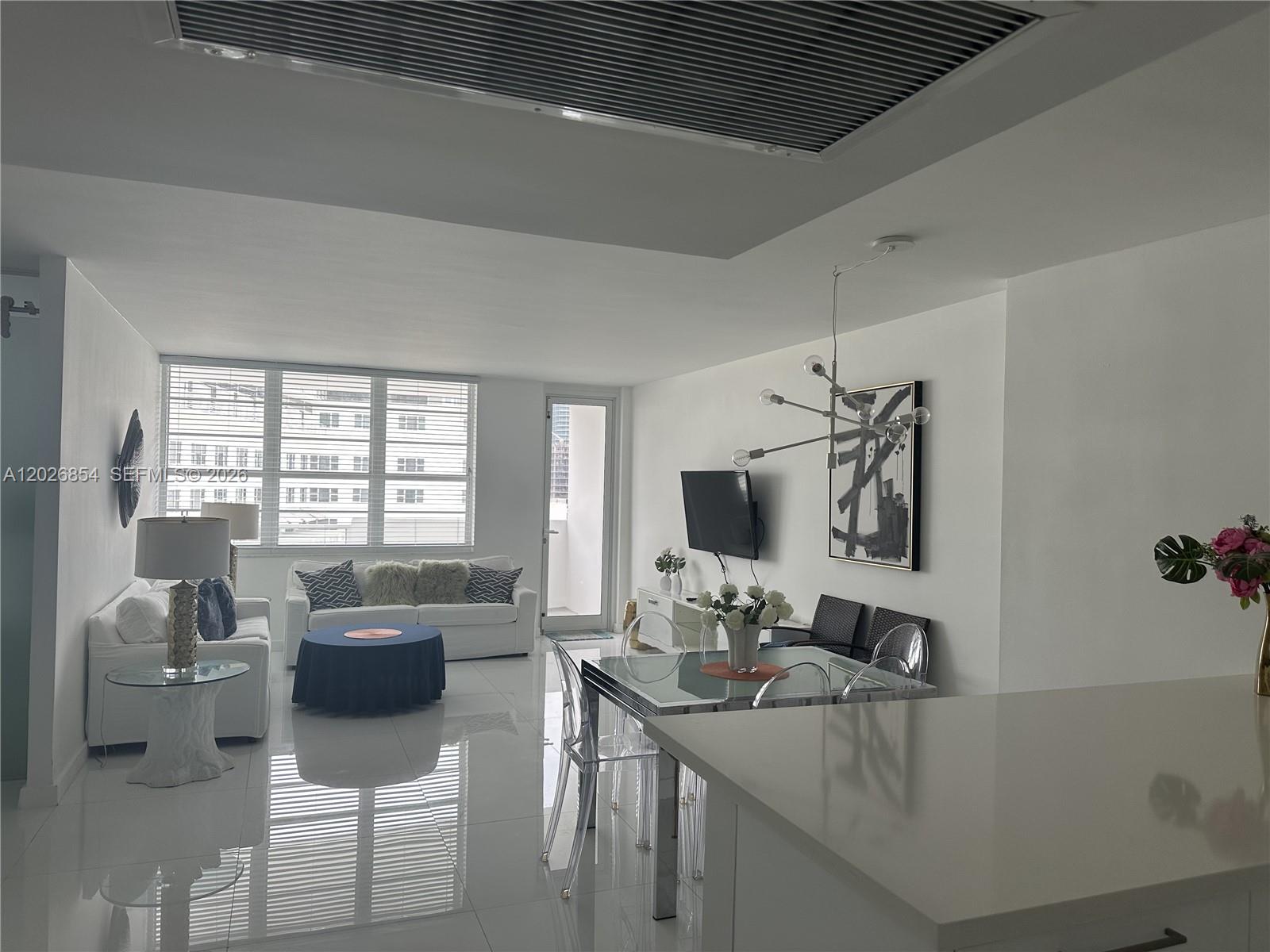 THE DECOPLAGE CONDO - Residential Lease
