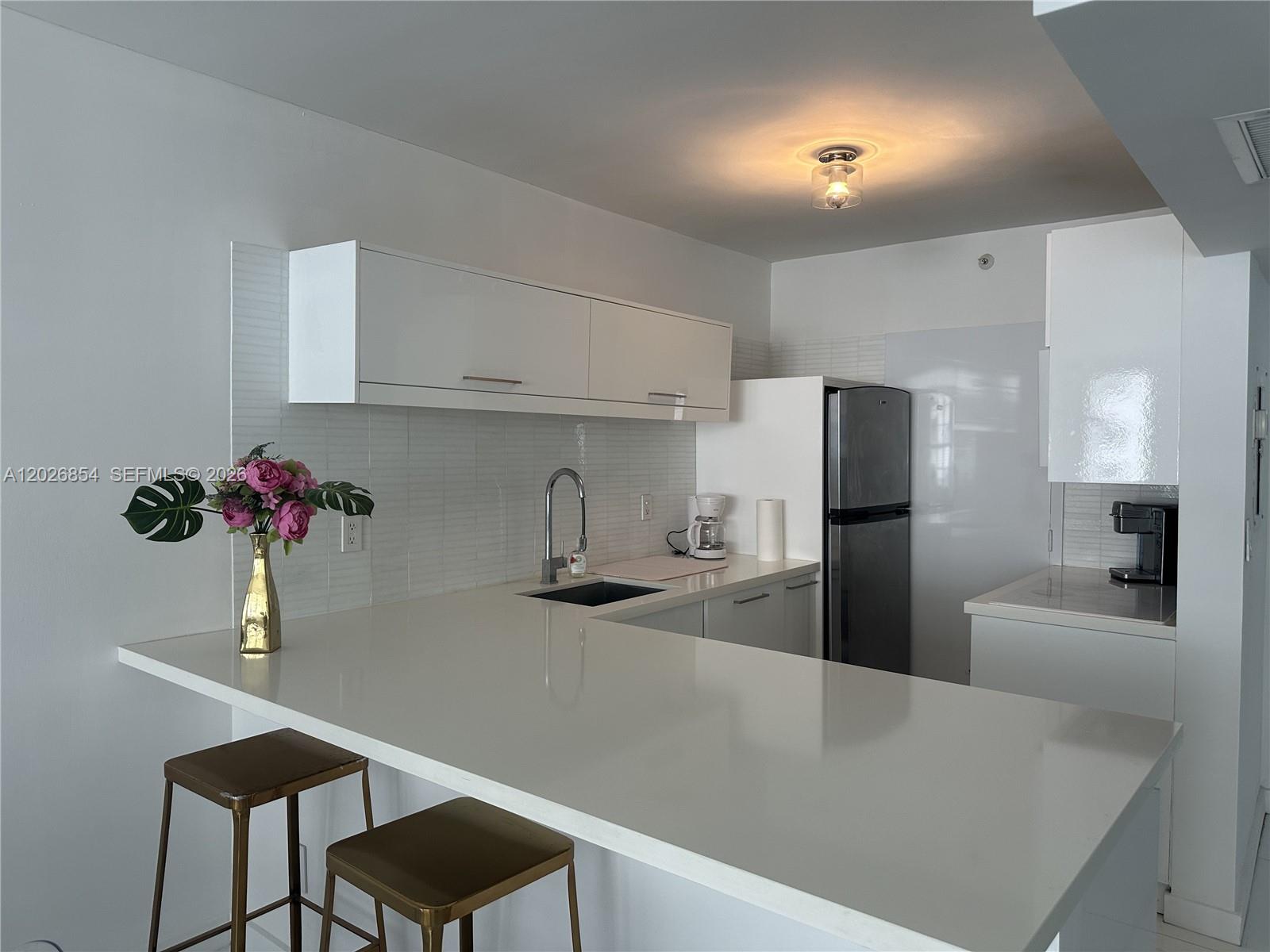 THE DECOPLAGE CONDO - Residential Lease