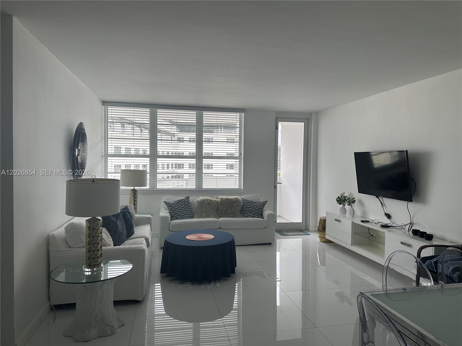 THE DECOPLAGE CONDO - Residential Lease