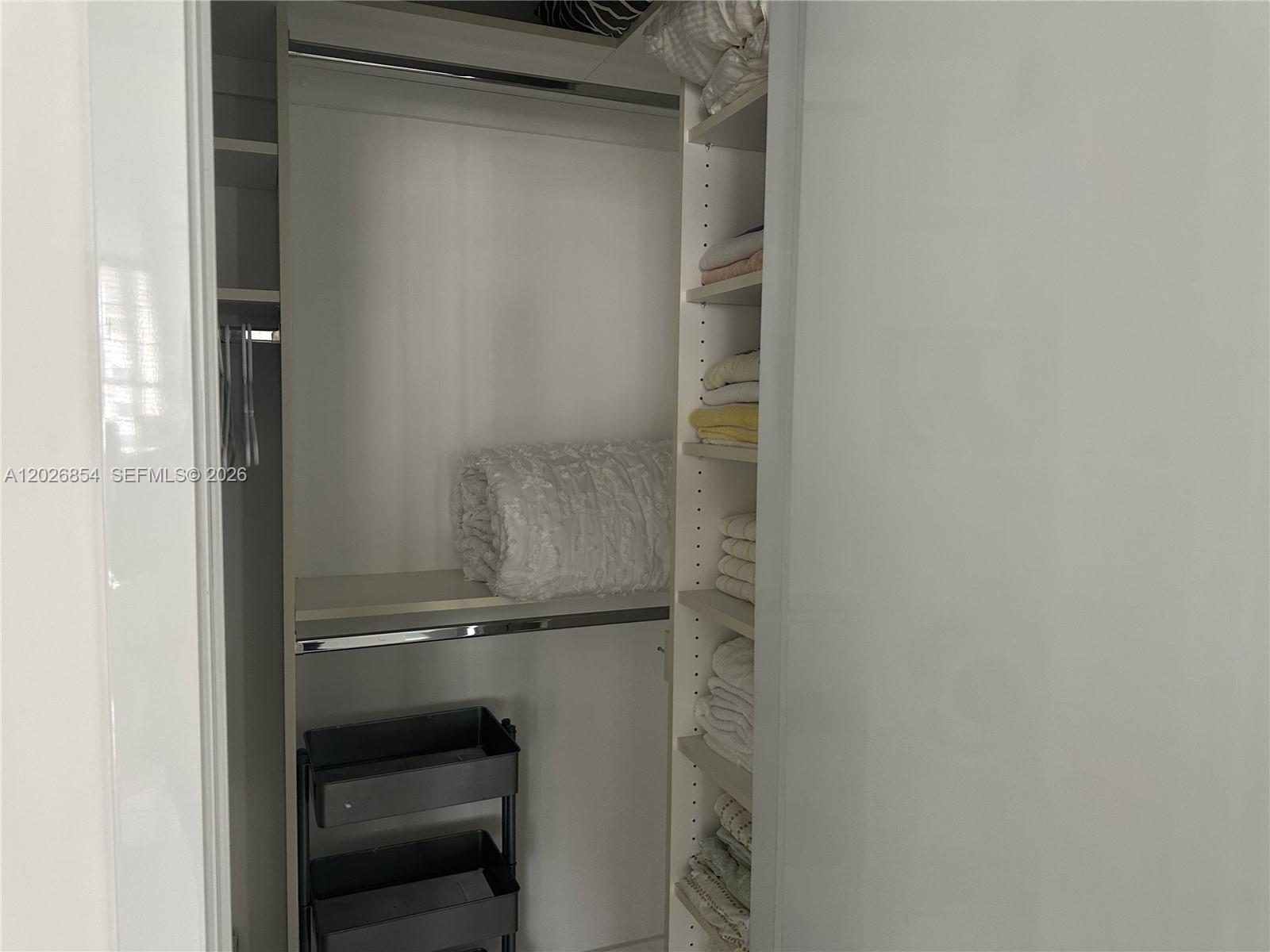 THE DECOPLAGE CONDO - Residential Lease