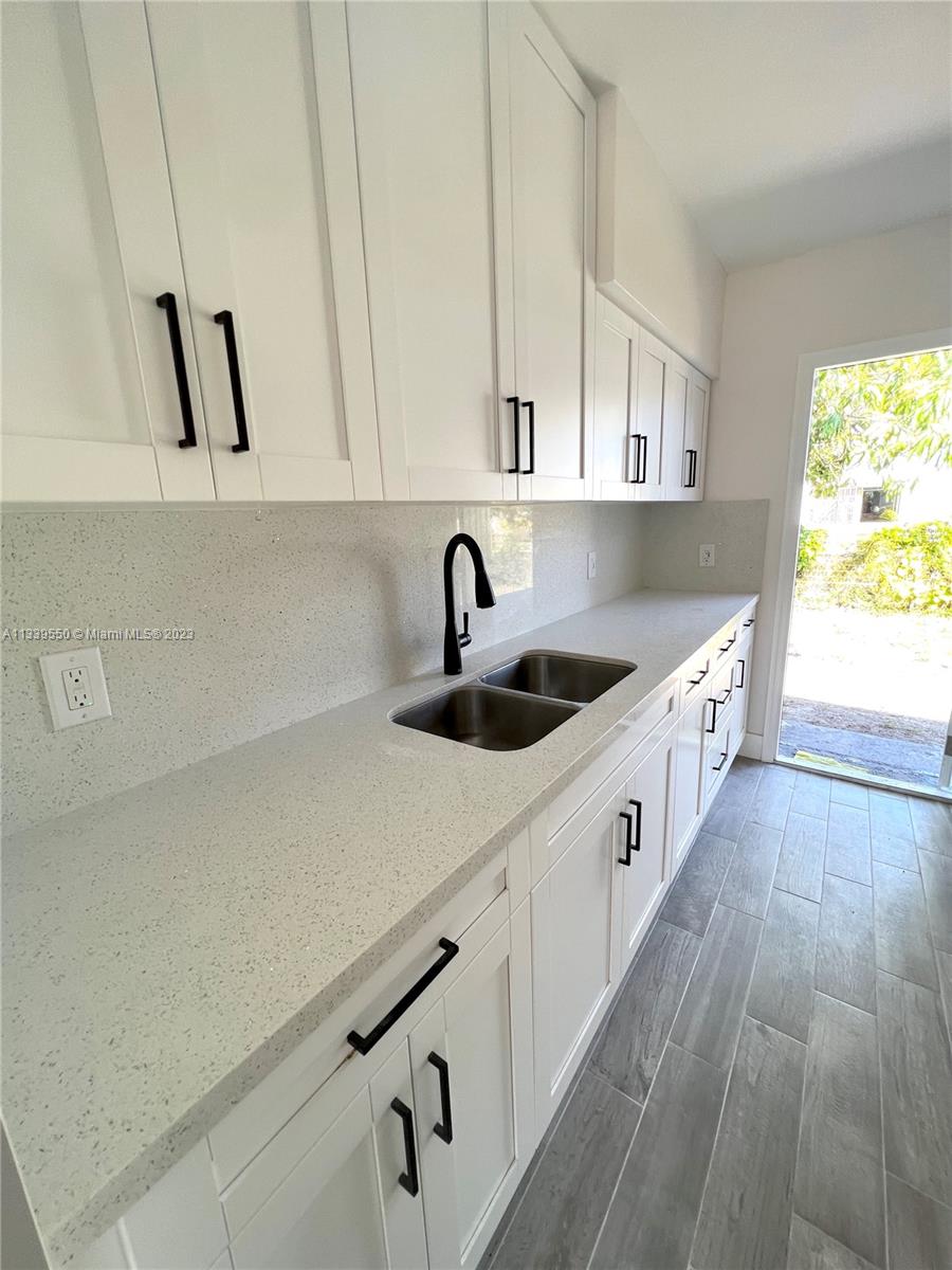 W LITTLE RIVER REV - Residential