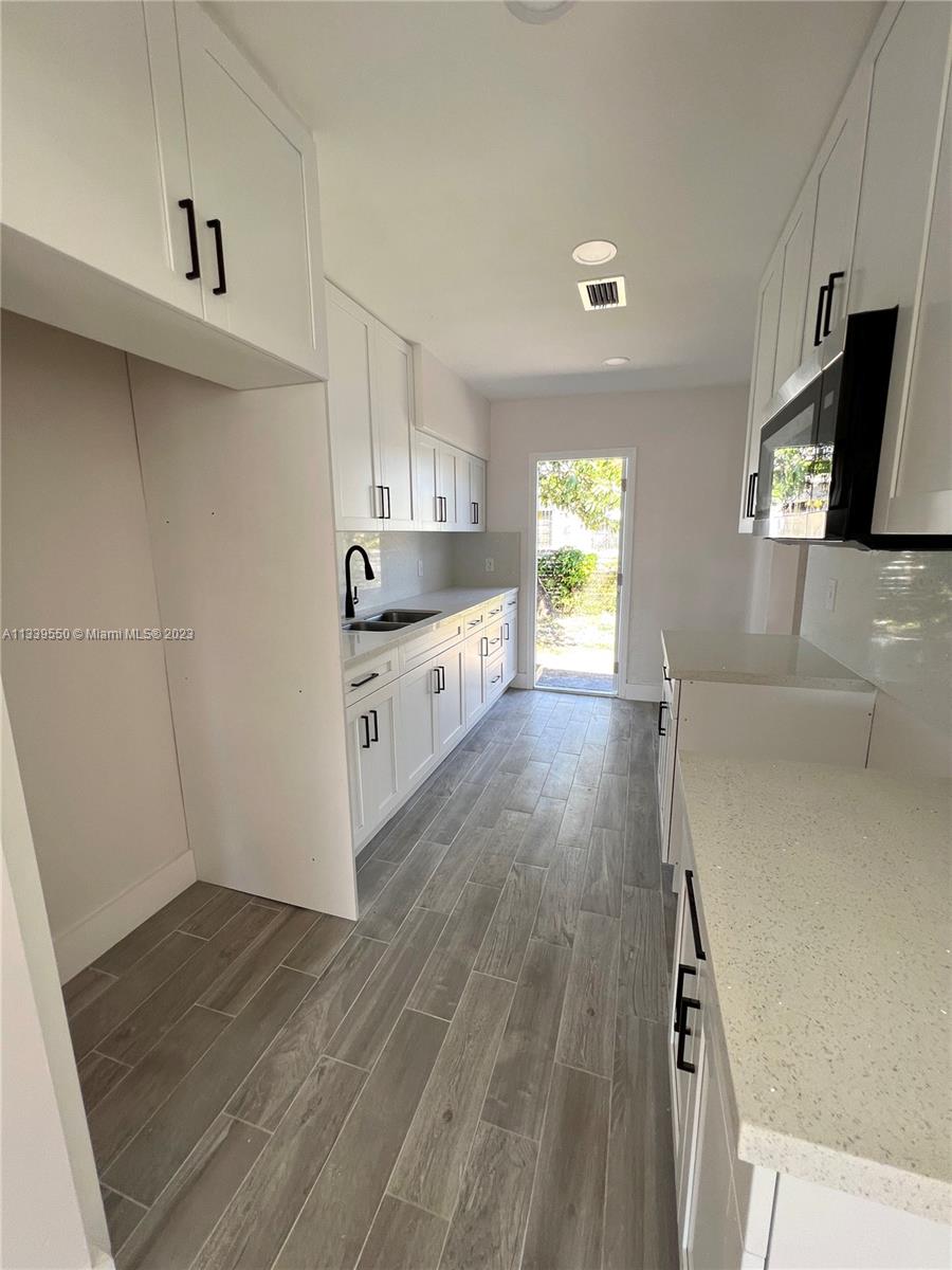 W LITTLE RIVER REV - Residential