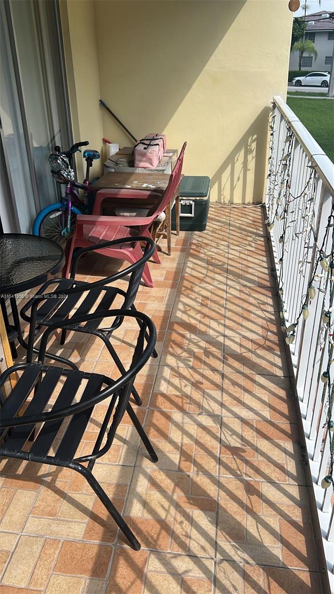 VILLAGE AT DADELAND CONDO - Residential