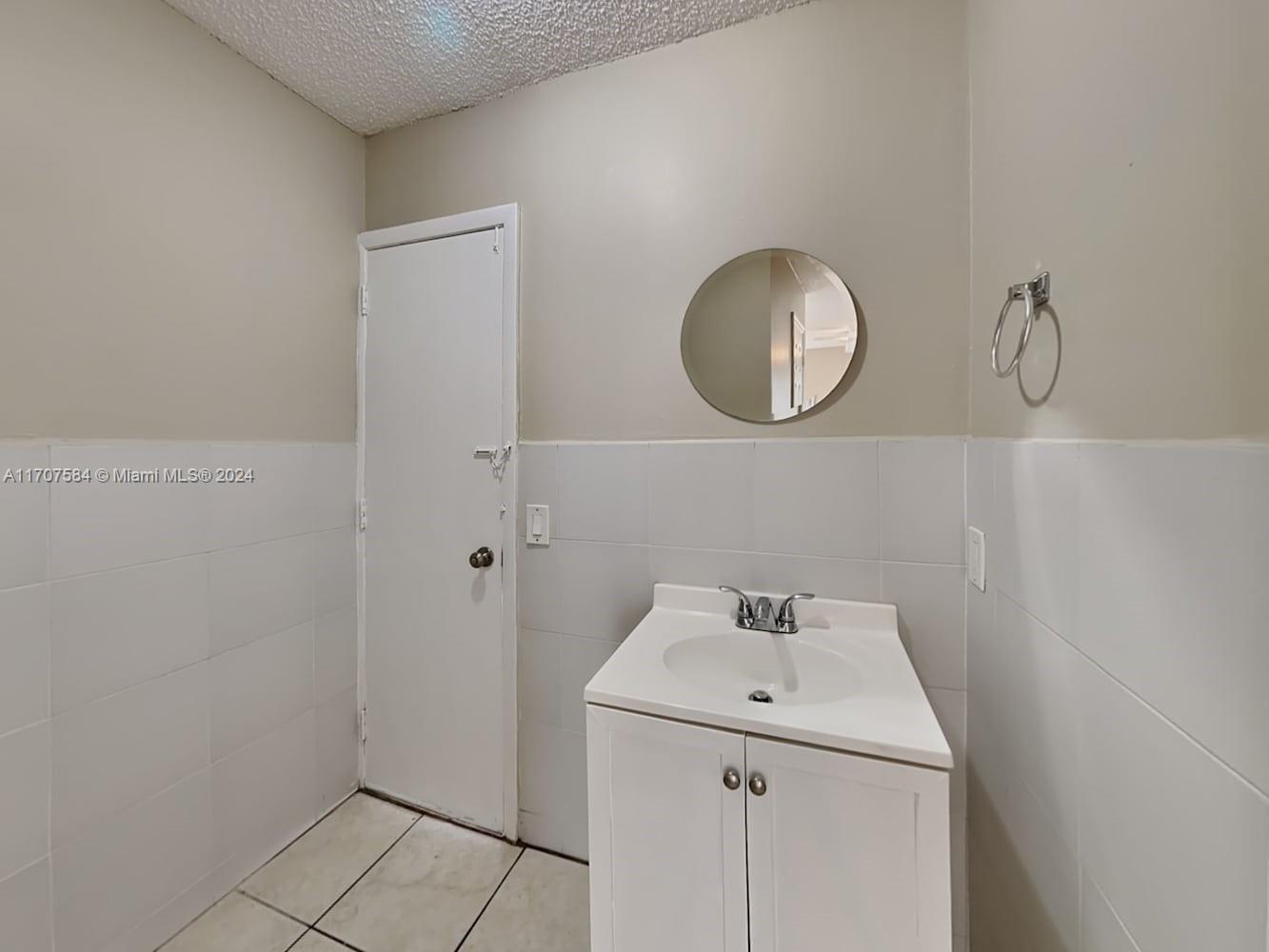 WHISPERING PINES EST SEC - Residential Lease