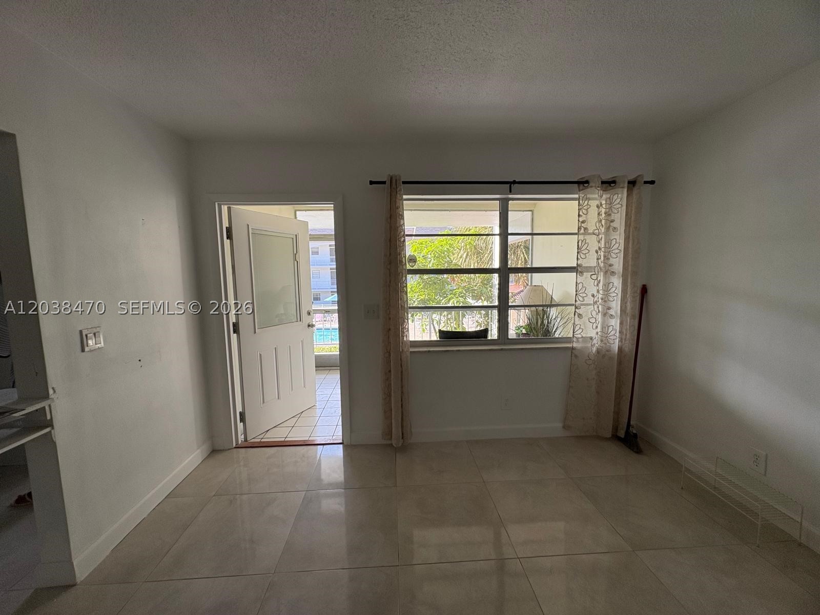 CASA PARADISO NORTH CO-OP - Residential Lease