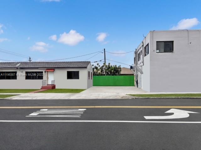 HIALEAH 7TH ADDN - Residential Lease