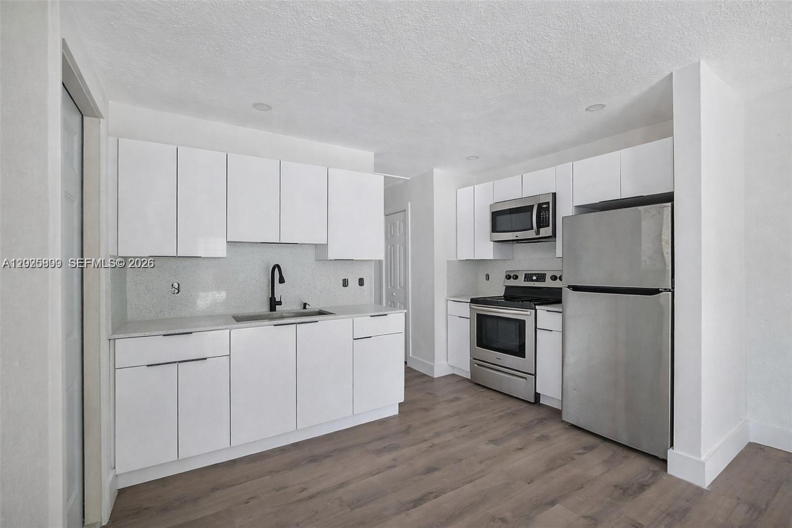 7TH AVENUE HIGHLANDS - Residential Lease