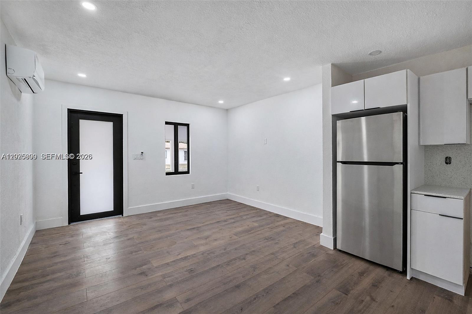 7TH AVENUE HIGHLANDS - Residential Lease