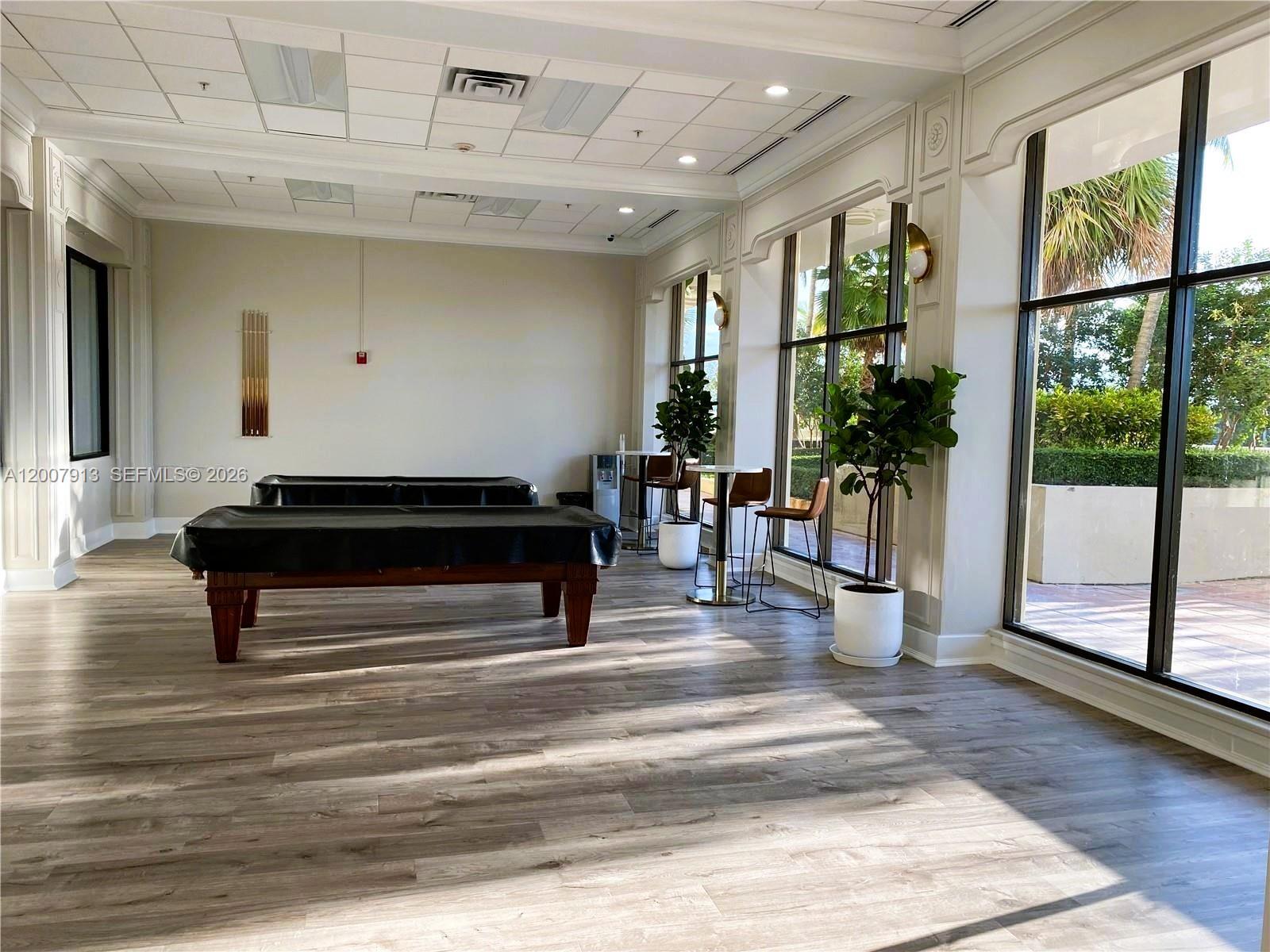 5600 CONDO - Residential