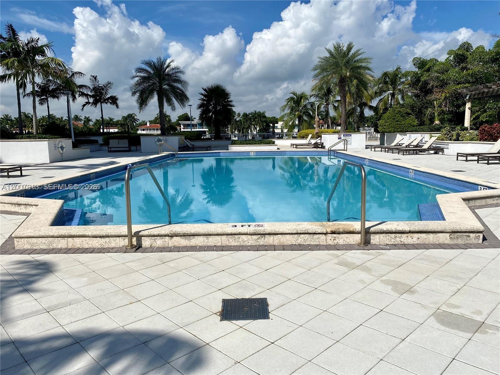 5600 CONDO - Residential
