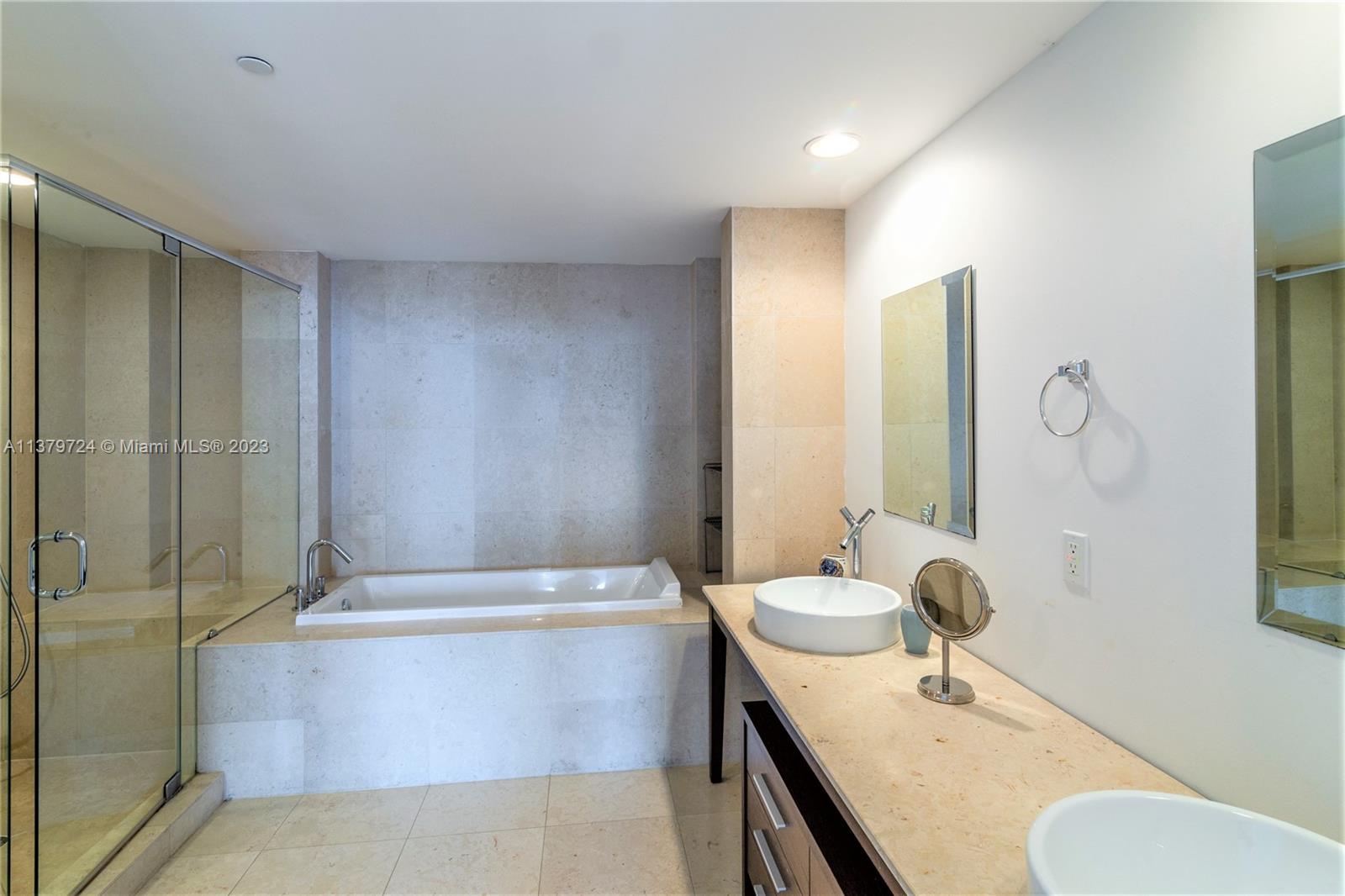 ICON BRICKELL NO TWO - Residential