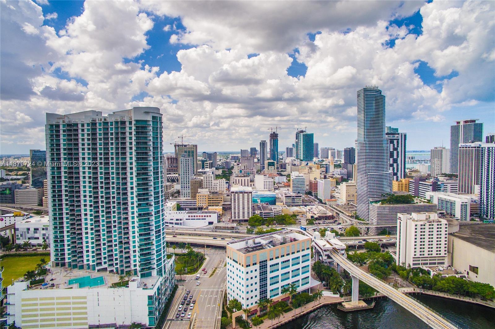ICON BRICKELL NO TWO - Residential