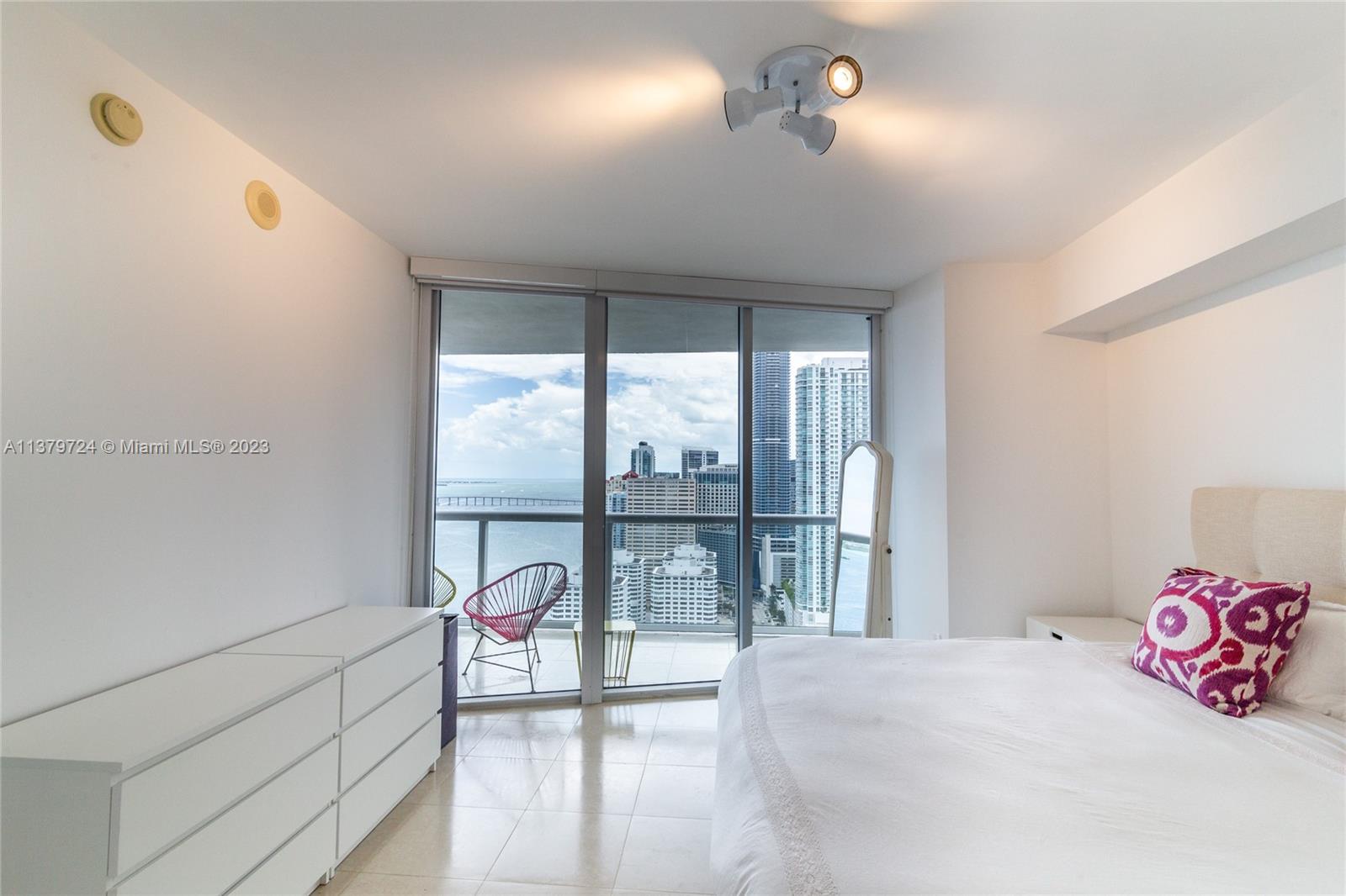 ICON BRICKELL NO TWO - Residential
