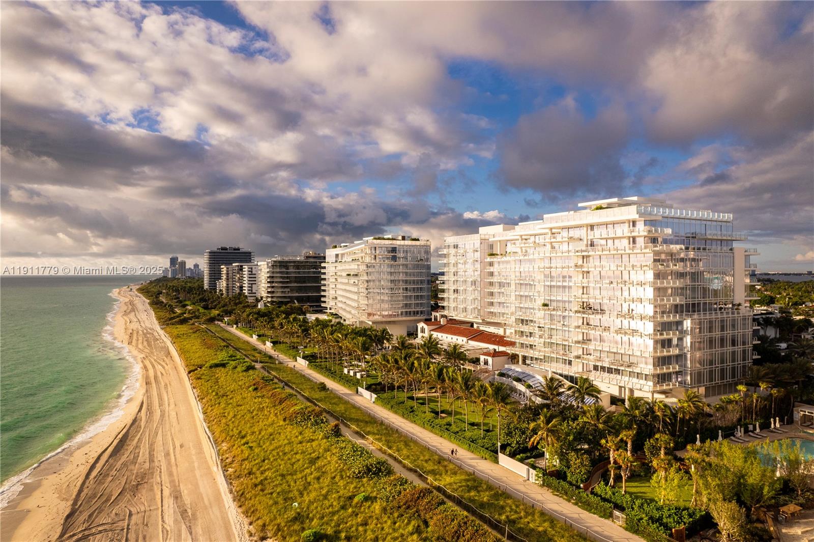 SURF CLUB CONDO - Residential