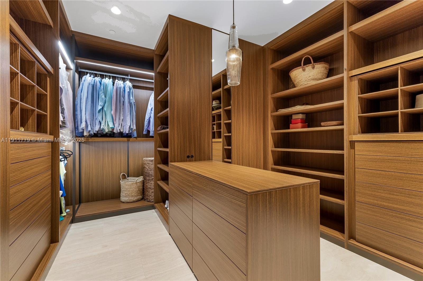 SURF CLUB CONDO - Residential