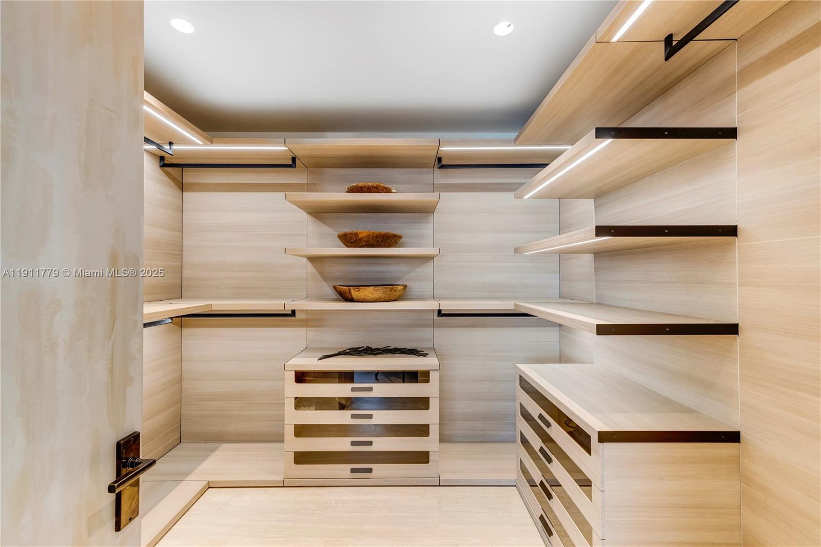 SURF CLUB CONDO - Residential