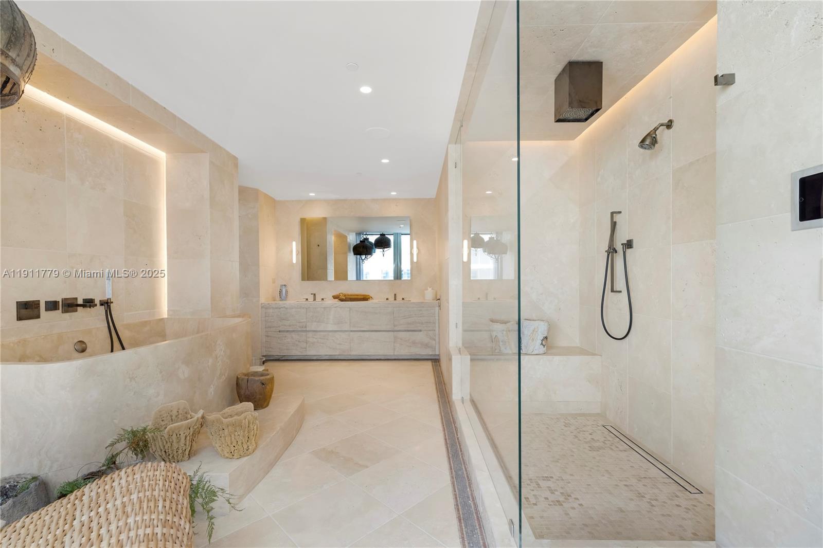 SURF CLUB CONDO - Residential