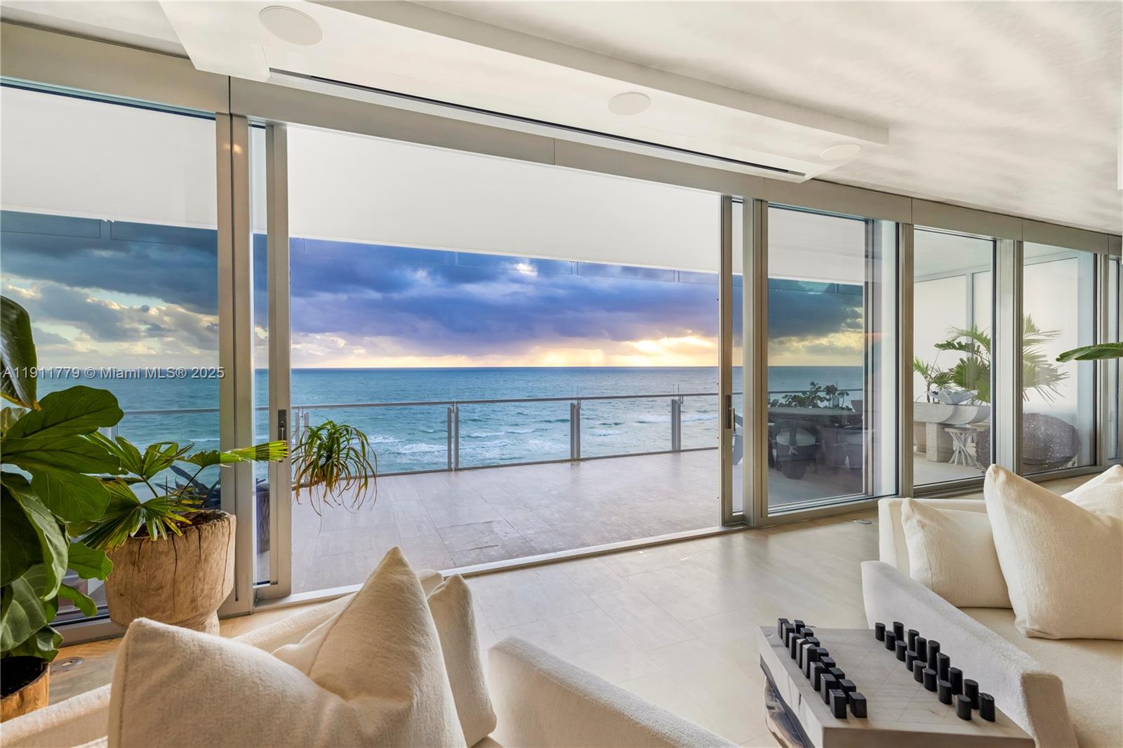 SURF CLUB CONDO - Residential