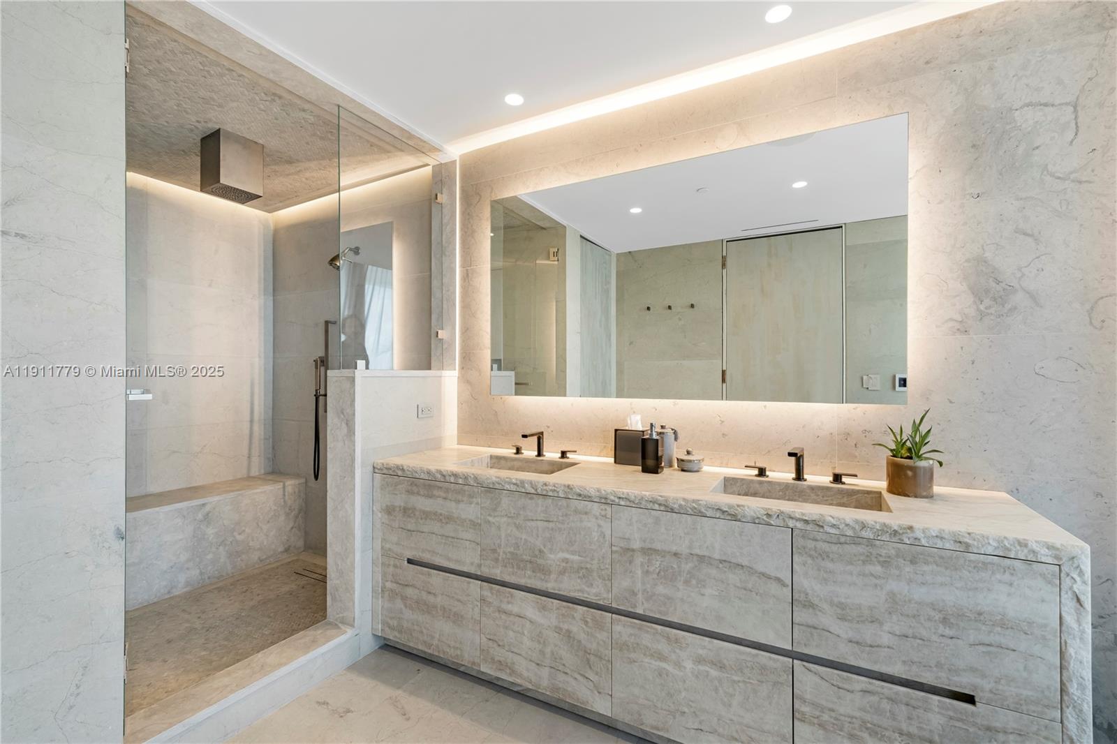 SURF CLUB CONDO - Residential