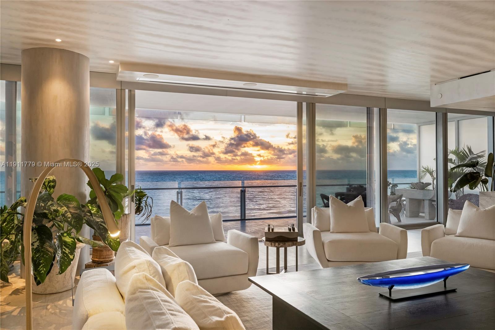 SURF CLUB CONDO - Residential