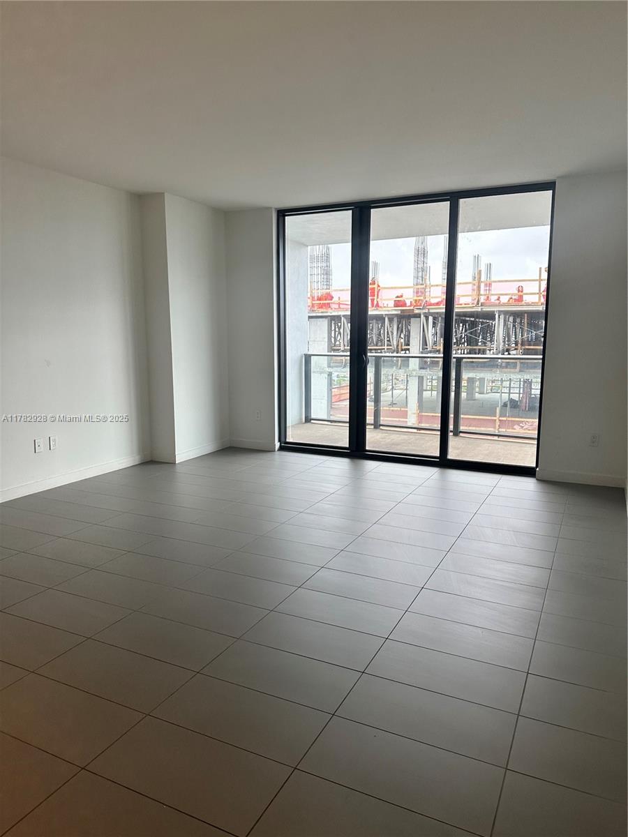 CANVAS CONDO - Residential