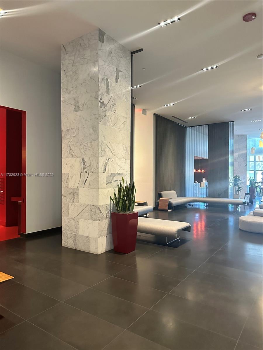 CANVAS CONDO - Residential