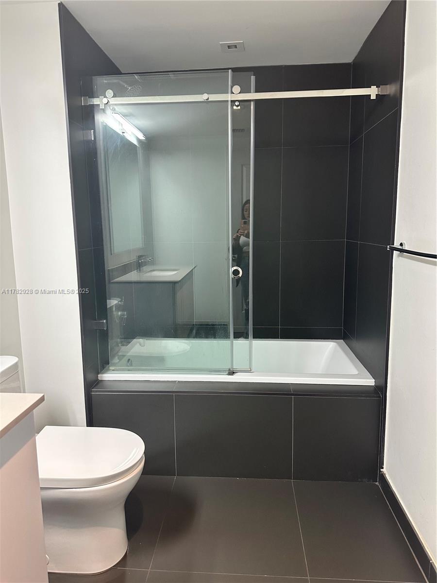 CANVAS CONDO - Residential