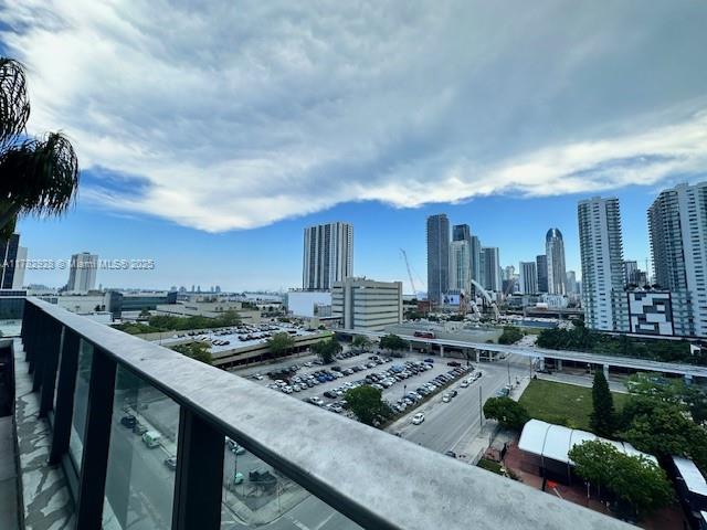 CANVAS CONDO - Residential