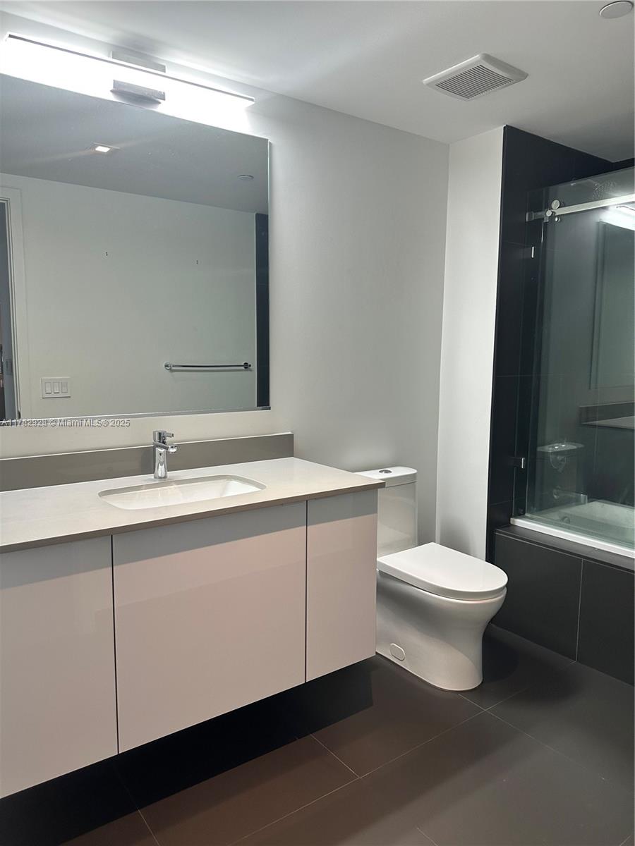 CANVAS CONDO - Residential