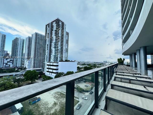 CANVAS CONDO - Residential