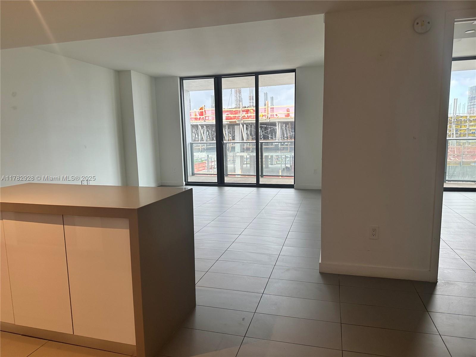 CANVAS CONDO - Residential