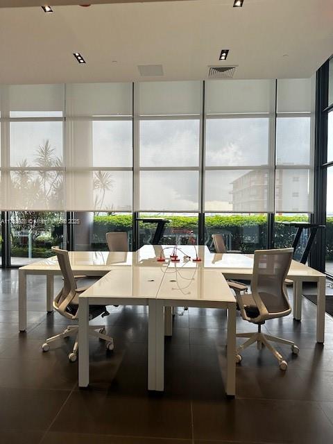 CANVAS CONDO - Residential